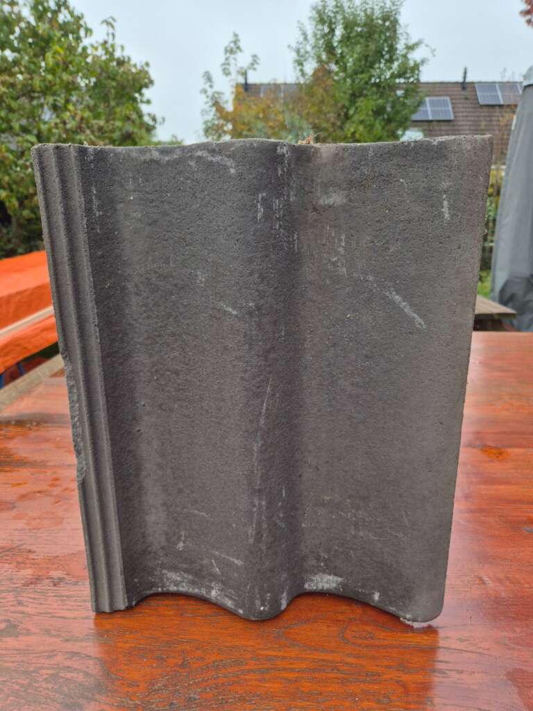 Zo’n 550 gebruikte dakpannen foto 2