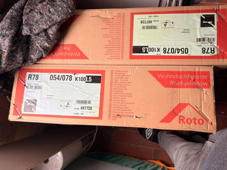 2 nieuwe roto dakramen, inclusief gootstuk