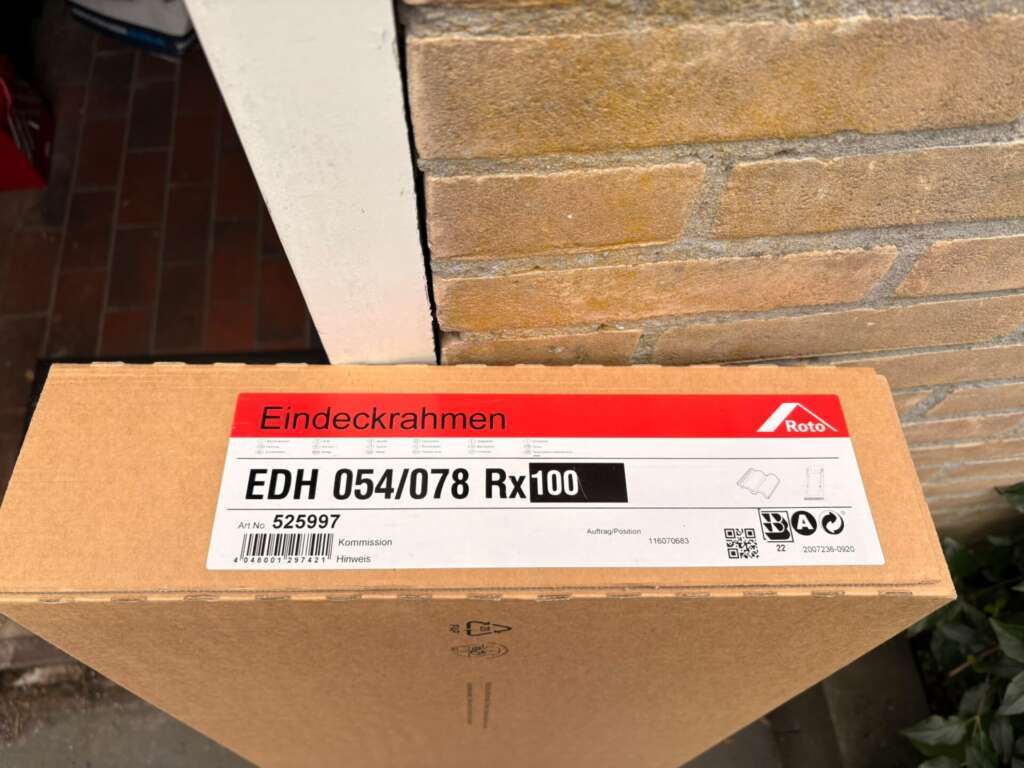 2 nieuwe roto dakramen, inclusief gootstuk foto 2