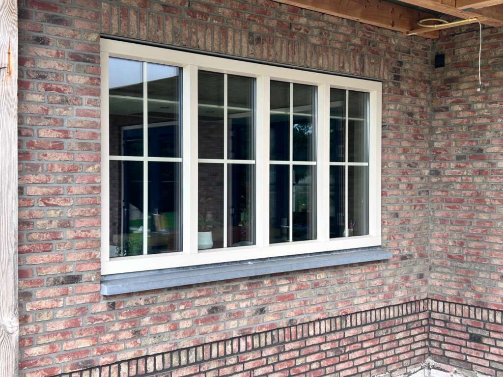 2 x Kunstof openslaande deuren met HR+++ glas en groot raam foto 3