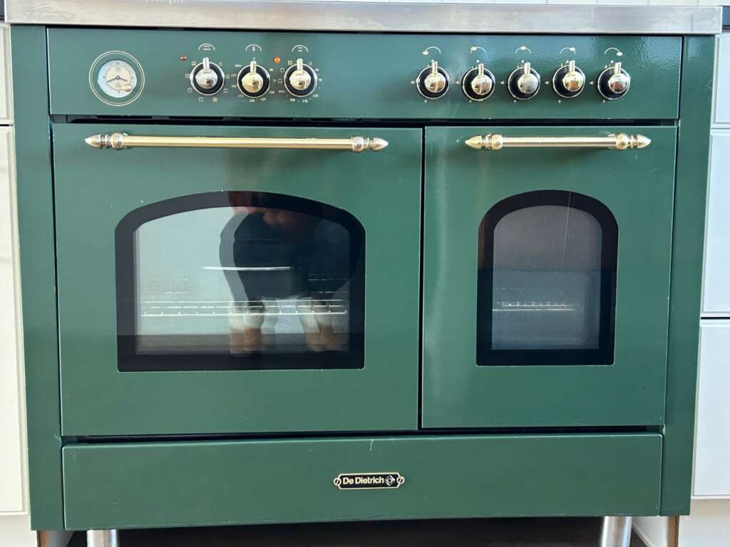Landelijke keuken met 5 pits De Dietrich fornuis met 2 ovens foto 8