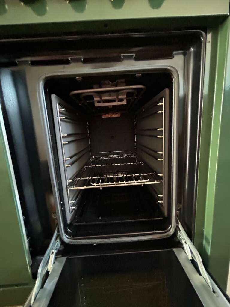 Landelijke keuken met 5 pits De Dietrich fornuis met 2 ovens foto 11