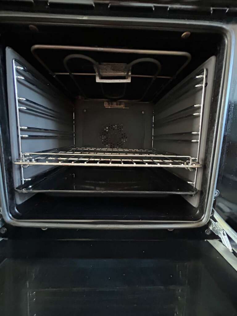 Landelijke keuken met 5 pits De Dietrich fornuis met 2 ovens foto 10