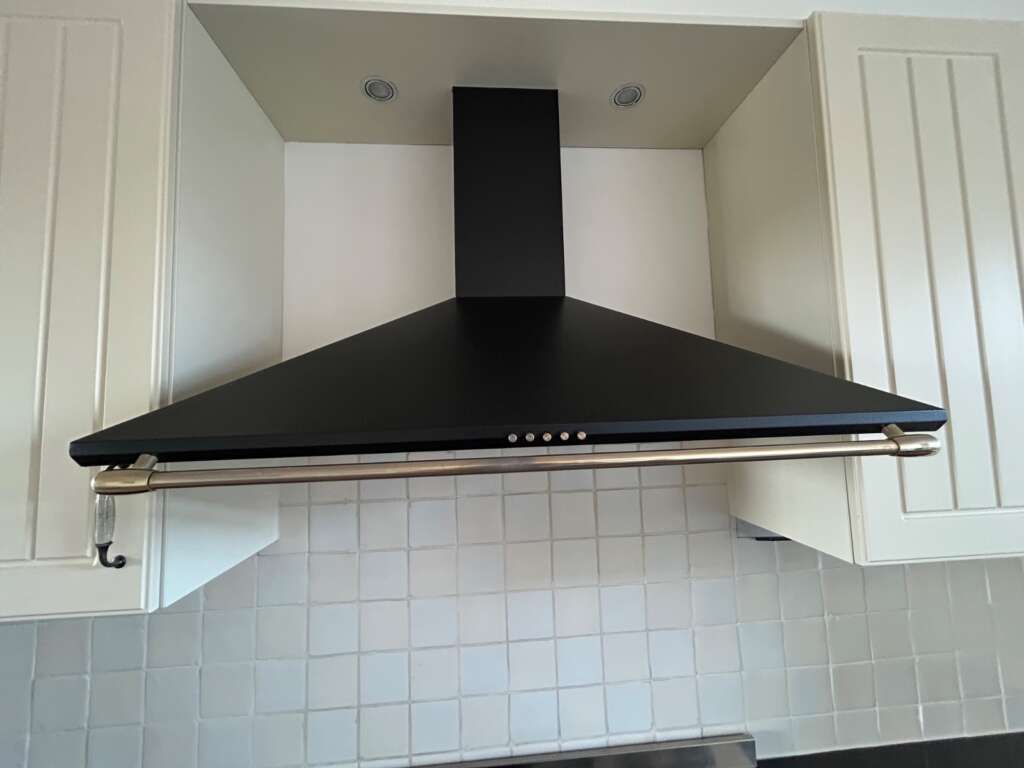 Landelijke keuken met 5 pits De Dietrich fornuis met 2 ovens foto 5