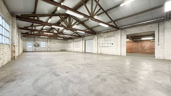 Vers Vernieuwd Magazijn (300 m²) te Huur – Ideaal voor Opslag & Stockage
