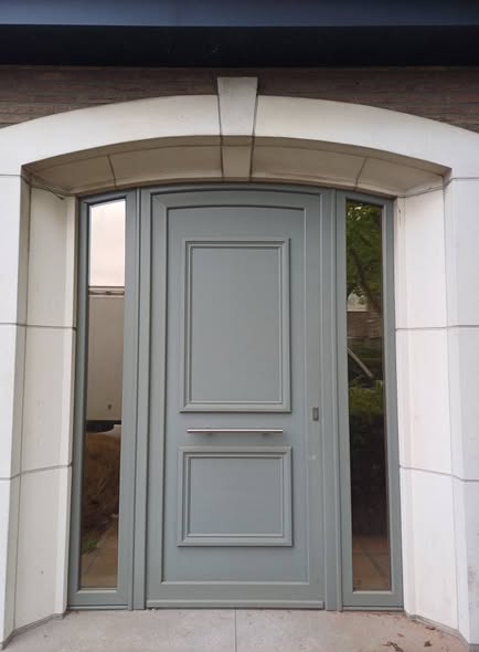 Hoogwaardige PVC Voordeur met Zijramen – Grijs/Wit – 276 x 227 cm