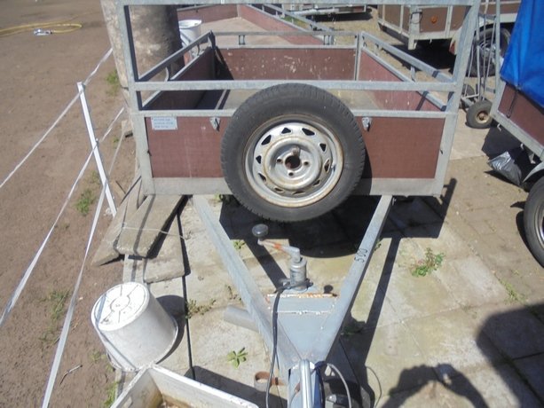 4 aanhangwagens voor opknapproject – goede assen, banden en chassis