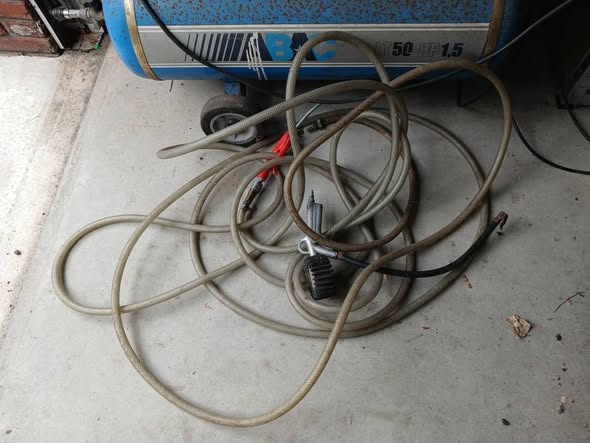 Compressor 50 liter inclusief luchtslang en oppomp pistool
