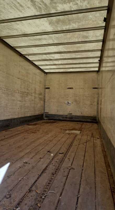 Volvo FS718 vrachtwagen met landbouwkenteken – 18 tons truck met laadklep