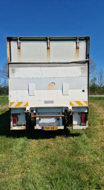 Volvo FS718 vrachtwagen met landbouwkenteken – 18 tons truck met laadklep