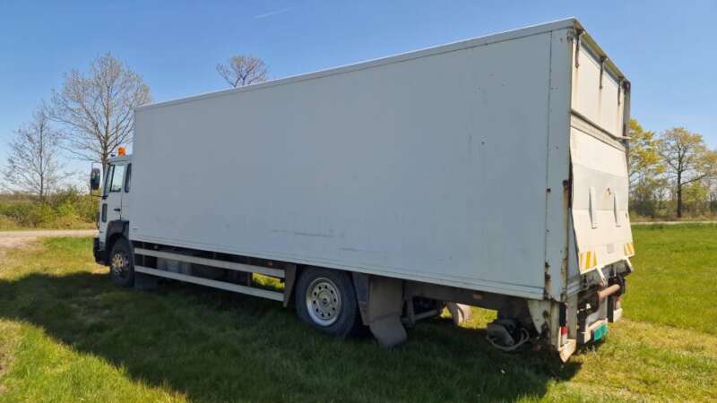 Volvo FS718 vrachtwagen met landbouwkenteken – 18 tons truck met laadklep