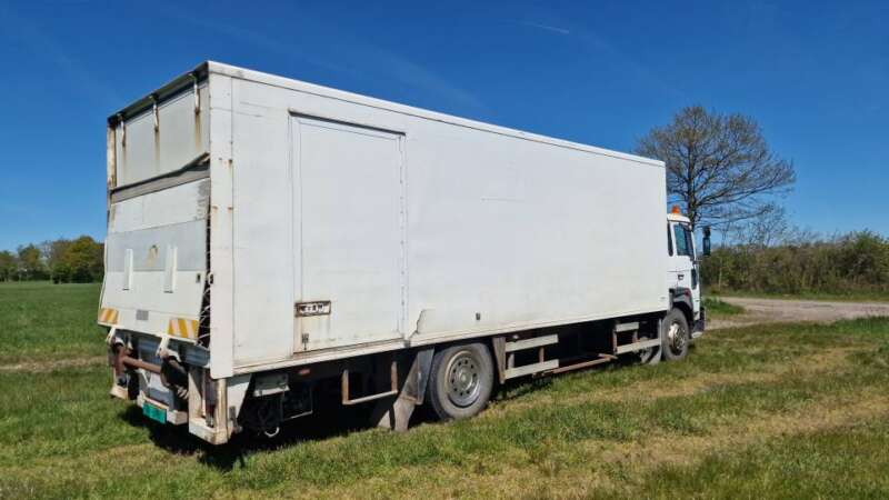 Volvo FS718 vrachtwagen met landbouwkenteken – 18 tons truck met laadklep