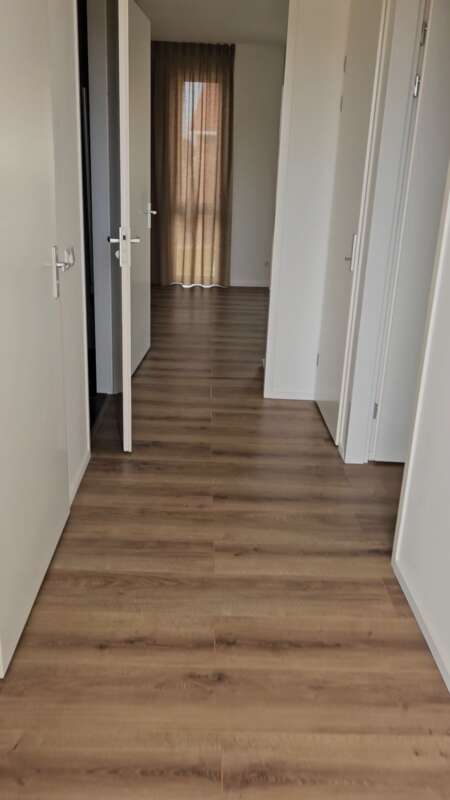 Laminaat van het merk Le Noir & Blanc, naturel eiken kleur ca 40m²