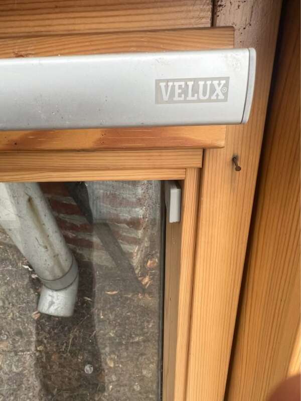 Te koop: origineel VELUX dakraam, afmeting 55 x 78 cm.